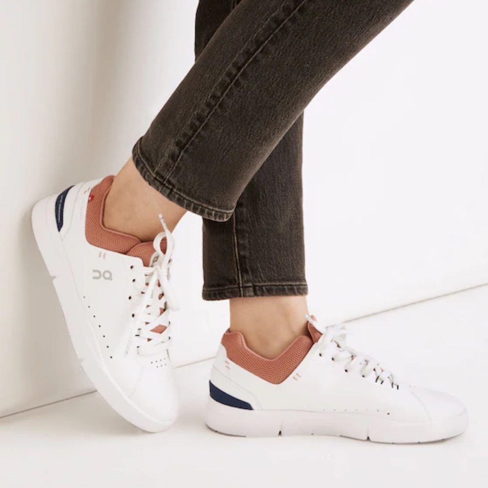 On Roger Advantage Sneakers